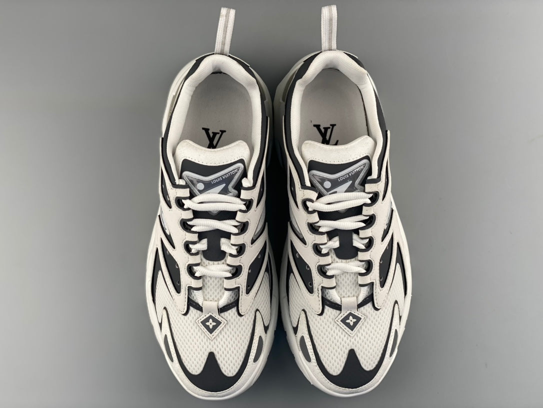 LU  Sneakers Runner