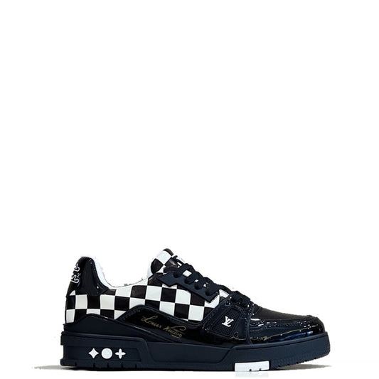 LU  Sneakers Run Away