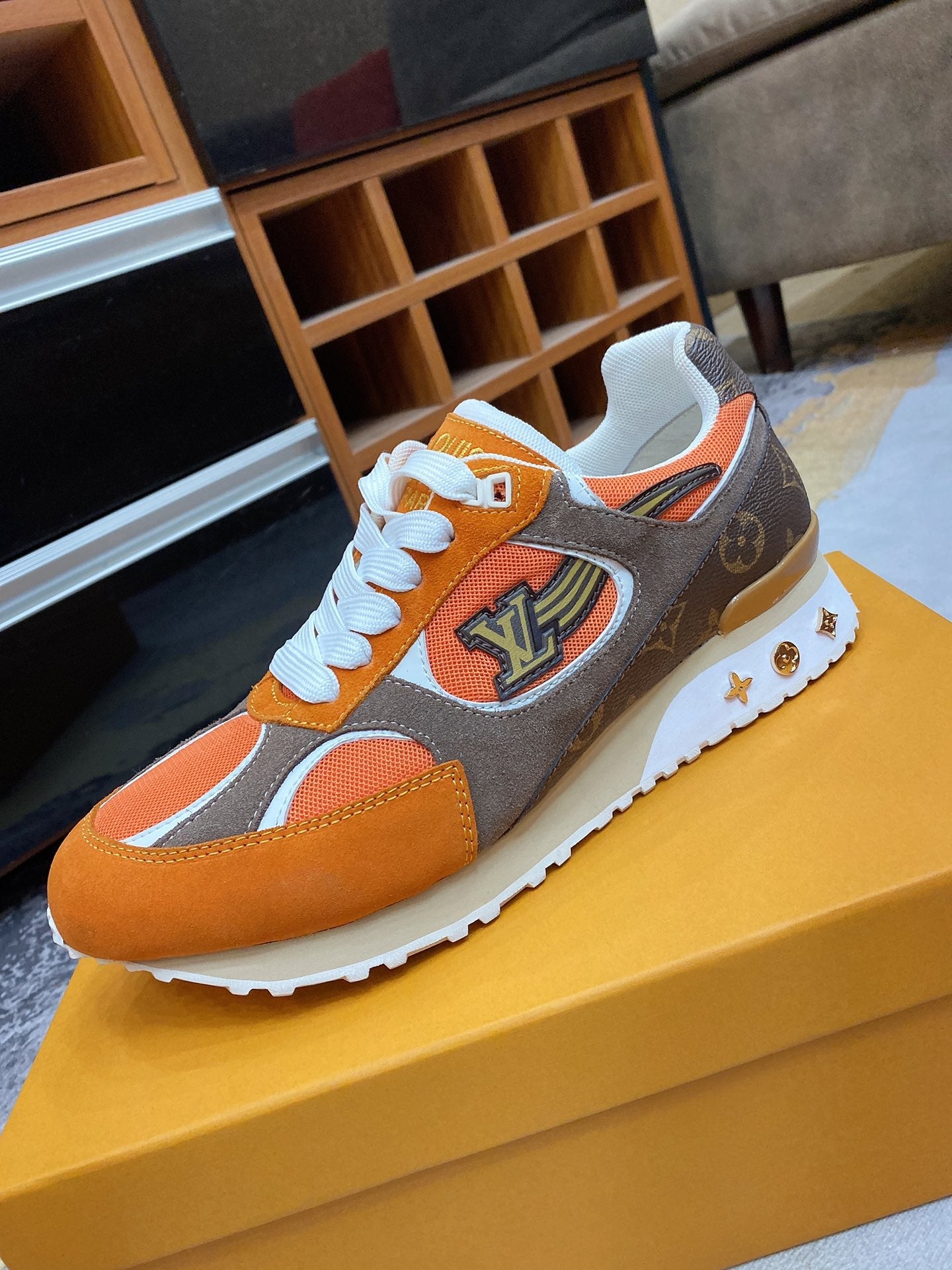 LU Run away Sneakers Low Orange