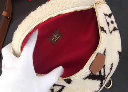 LU Bag Funny Pack Shearling