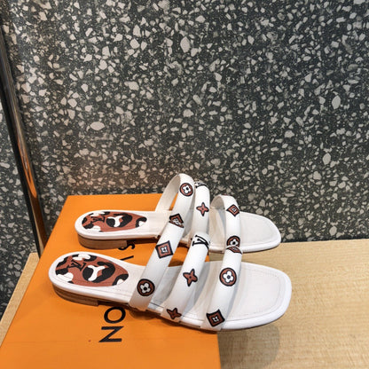 LU Appeal Slippers  2 Color 's