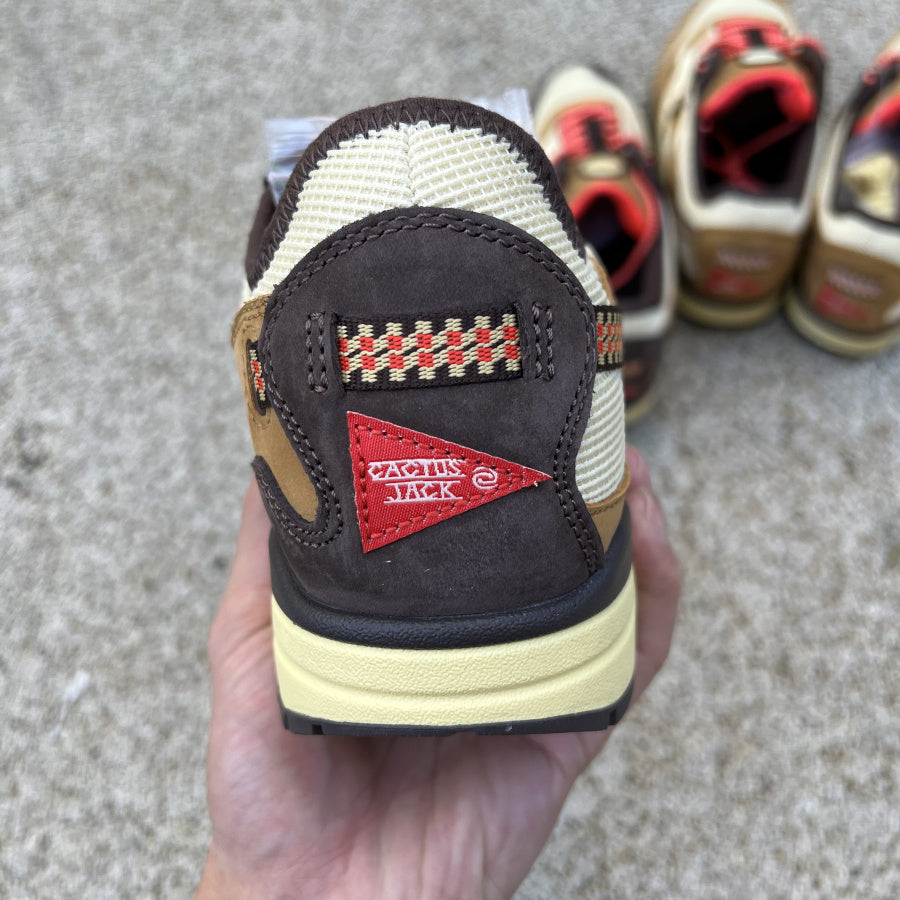N*KE Max 1  Sneakers Travis Scott 46