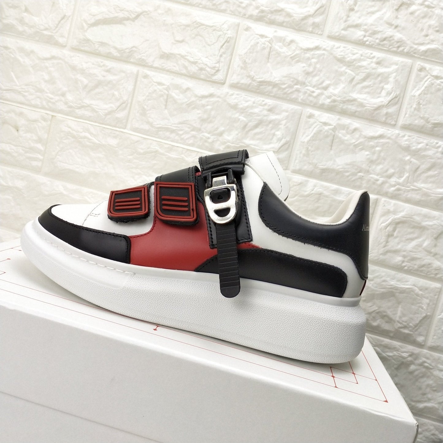 M*queen  Sneakers White