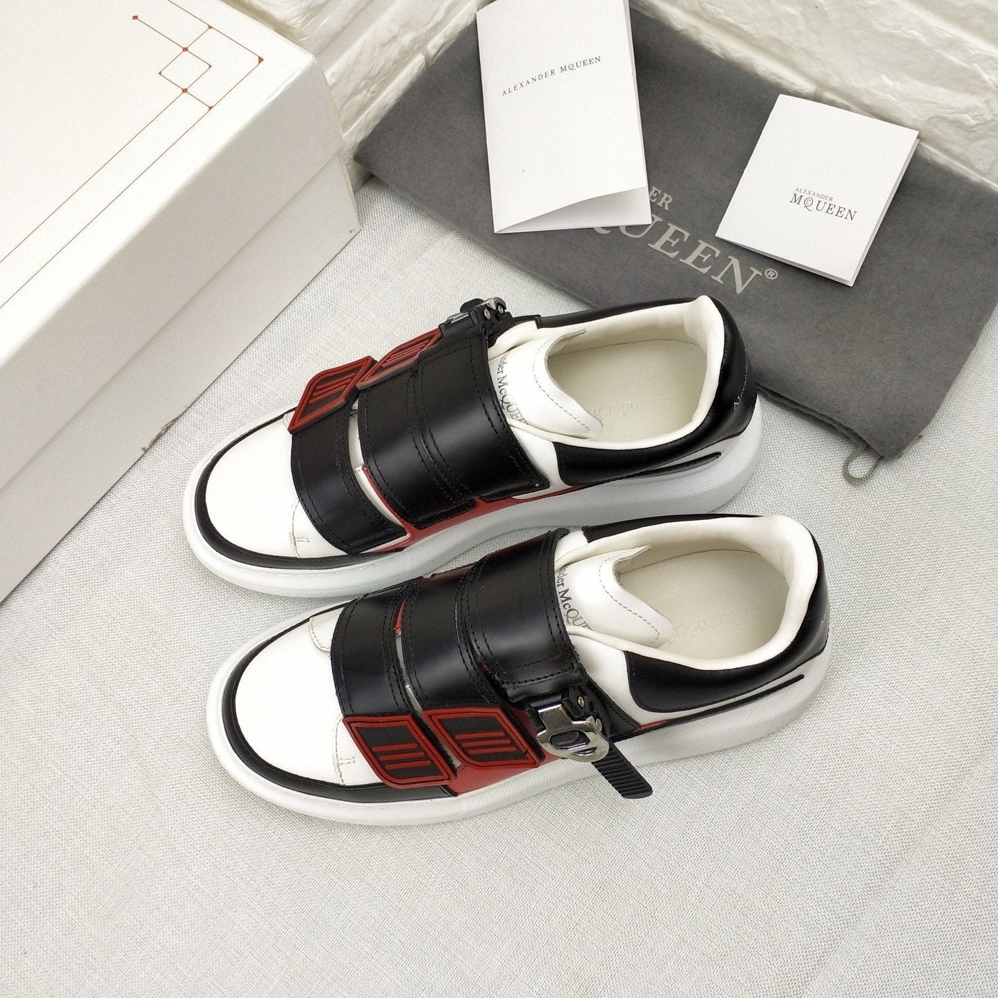 M*queen  Sneakers White