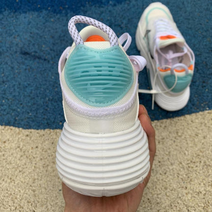 N*ke Max  2090 Pure Platinum  Sneakers