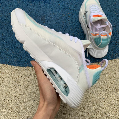 N*ke Max  2090 Pure Platinum  Sneakers