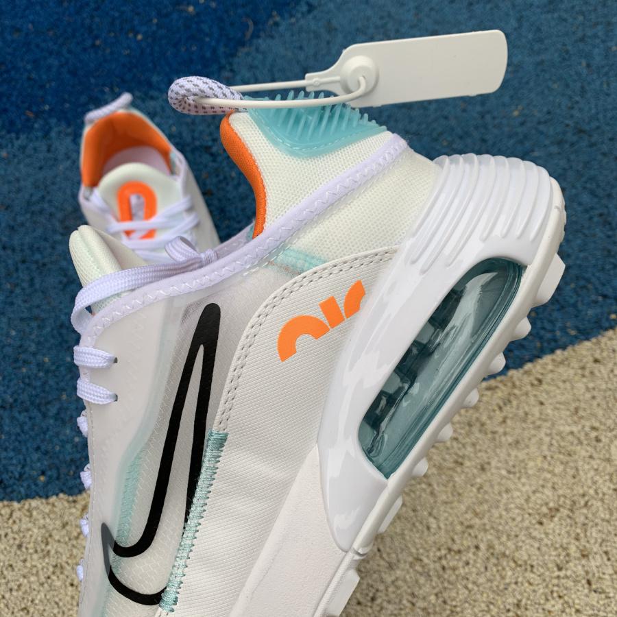 N*ke Max  2090 Pure Platinum  Sneakers