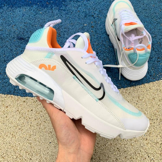 N*ke Max  2090 Pure Platinum  Sneakers