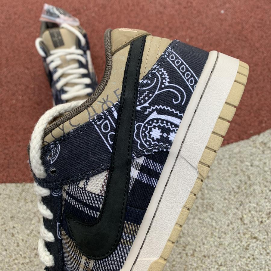 N*ke Max Sneakers Travis 46