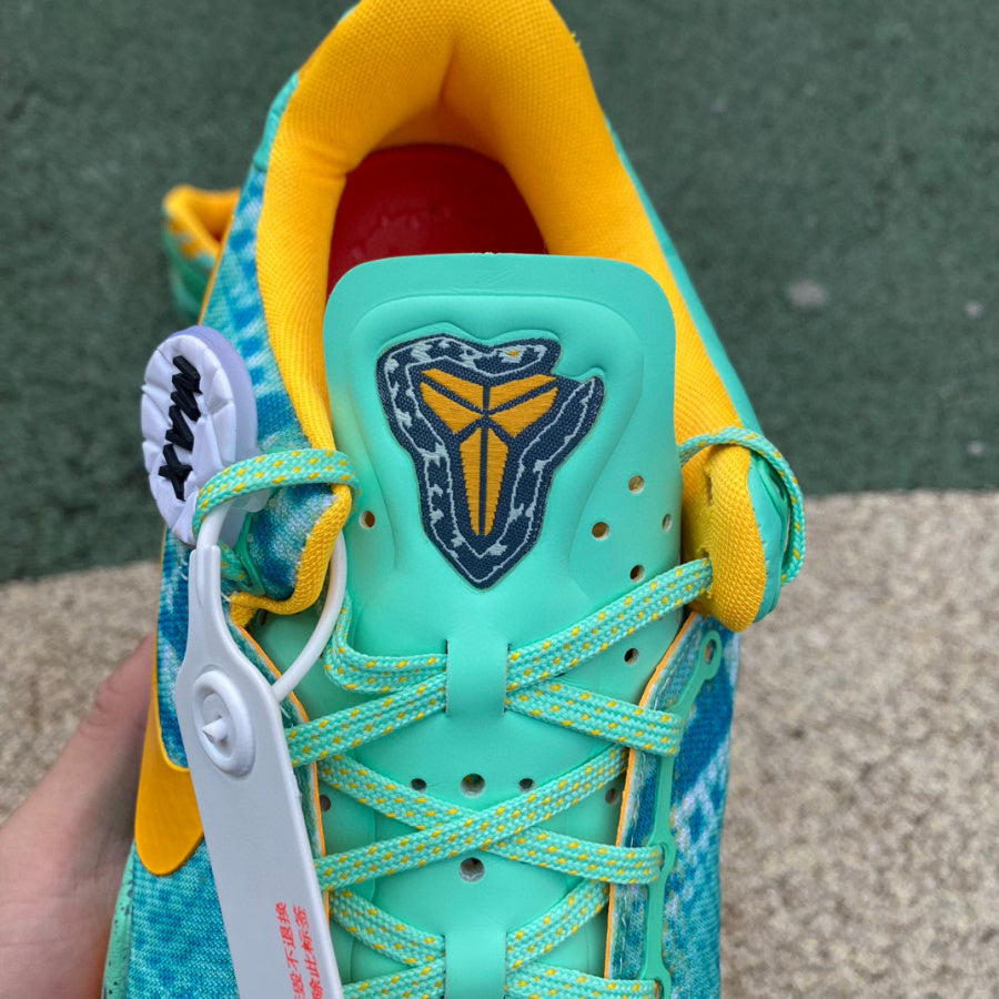 N*KE  Sneakers KOBE System  Glow Lasser 46