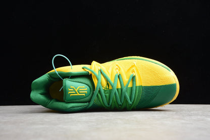 N*ke Max  Kyrie 5  Sneakers