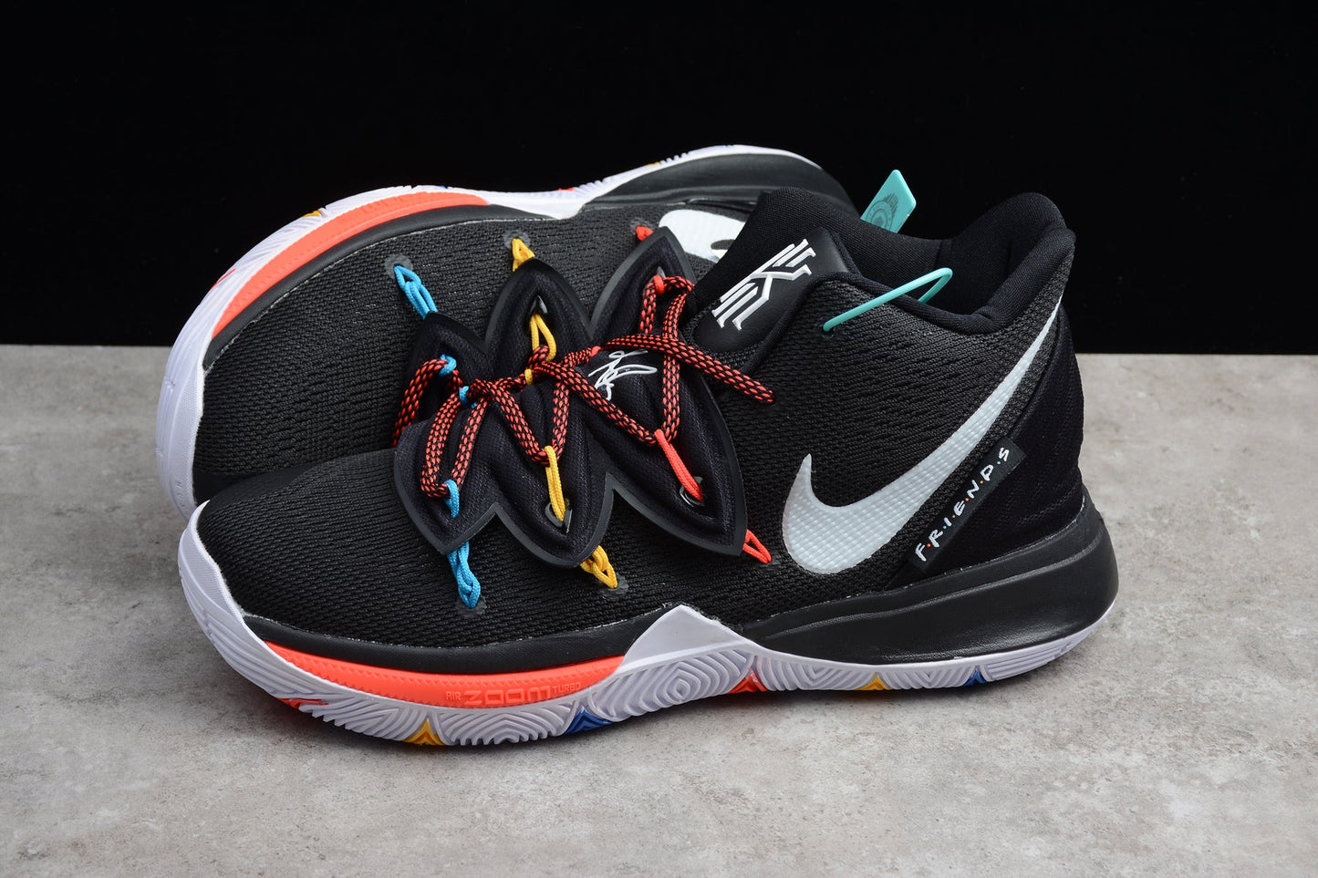 N*ke Max Kyrie 5  Sneakers