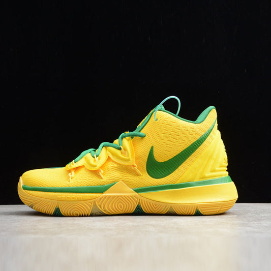 N*ke Max  Kyrie 5  Sneakers