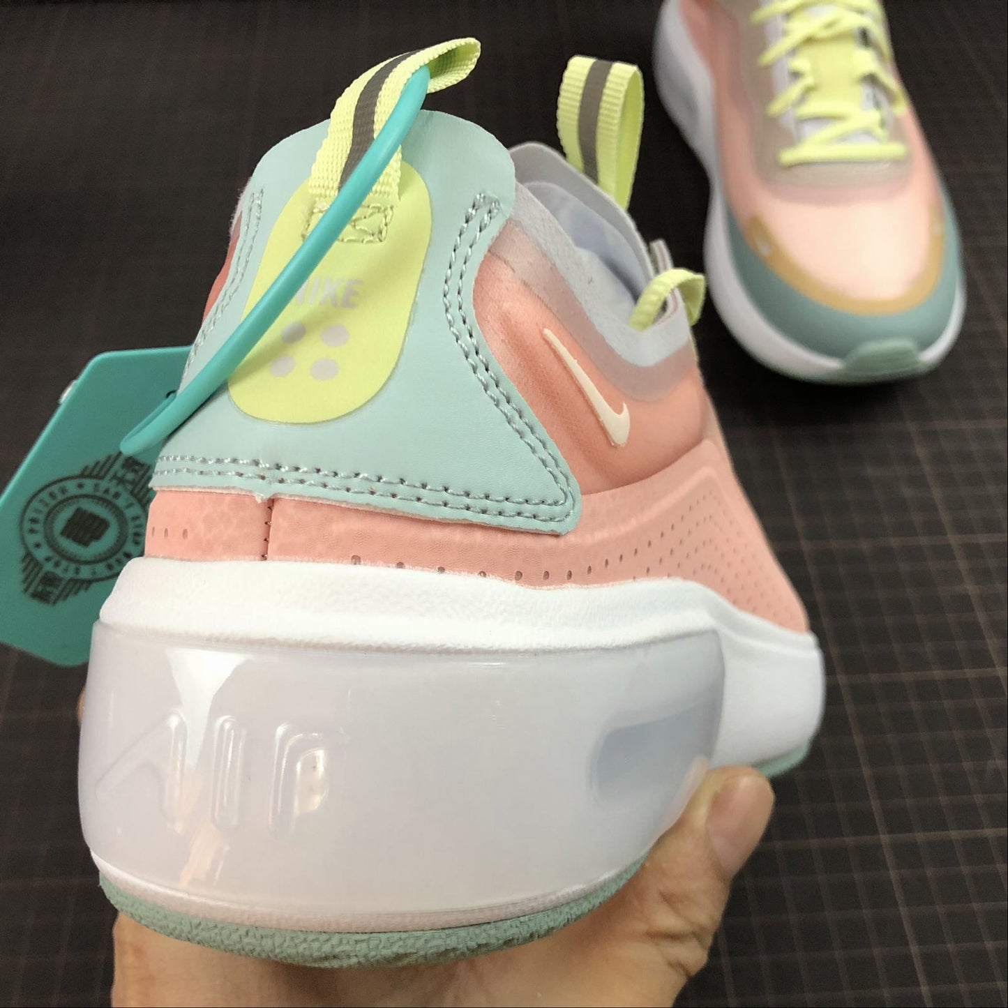 N*ke Max Sneakers Dial Pink