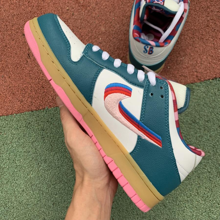 N*ke SB Dunk Low Sneakers