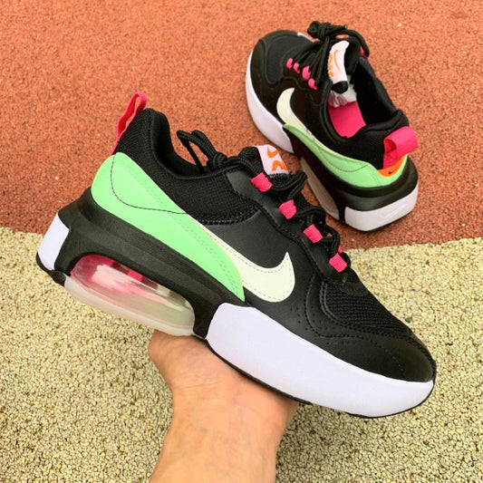 N*ke Sneakers 2020