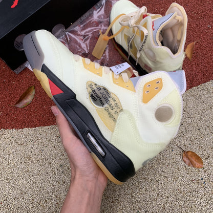 N*ke Off Wite Air Jorda 5 Sneakers