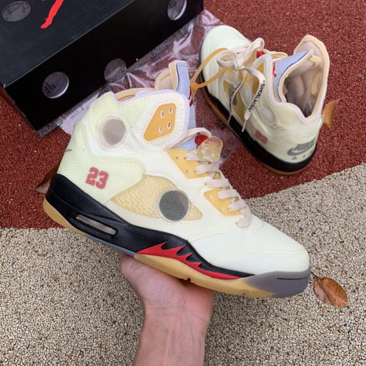 N*ke Off Wite Air Jorda 5 Sneakers