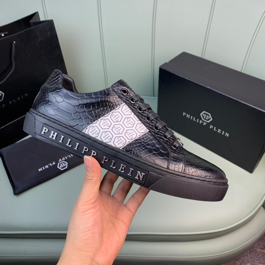 PLEIN Sneakers logo
