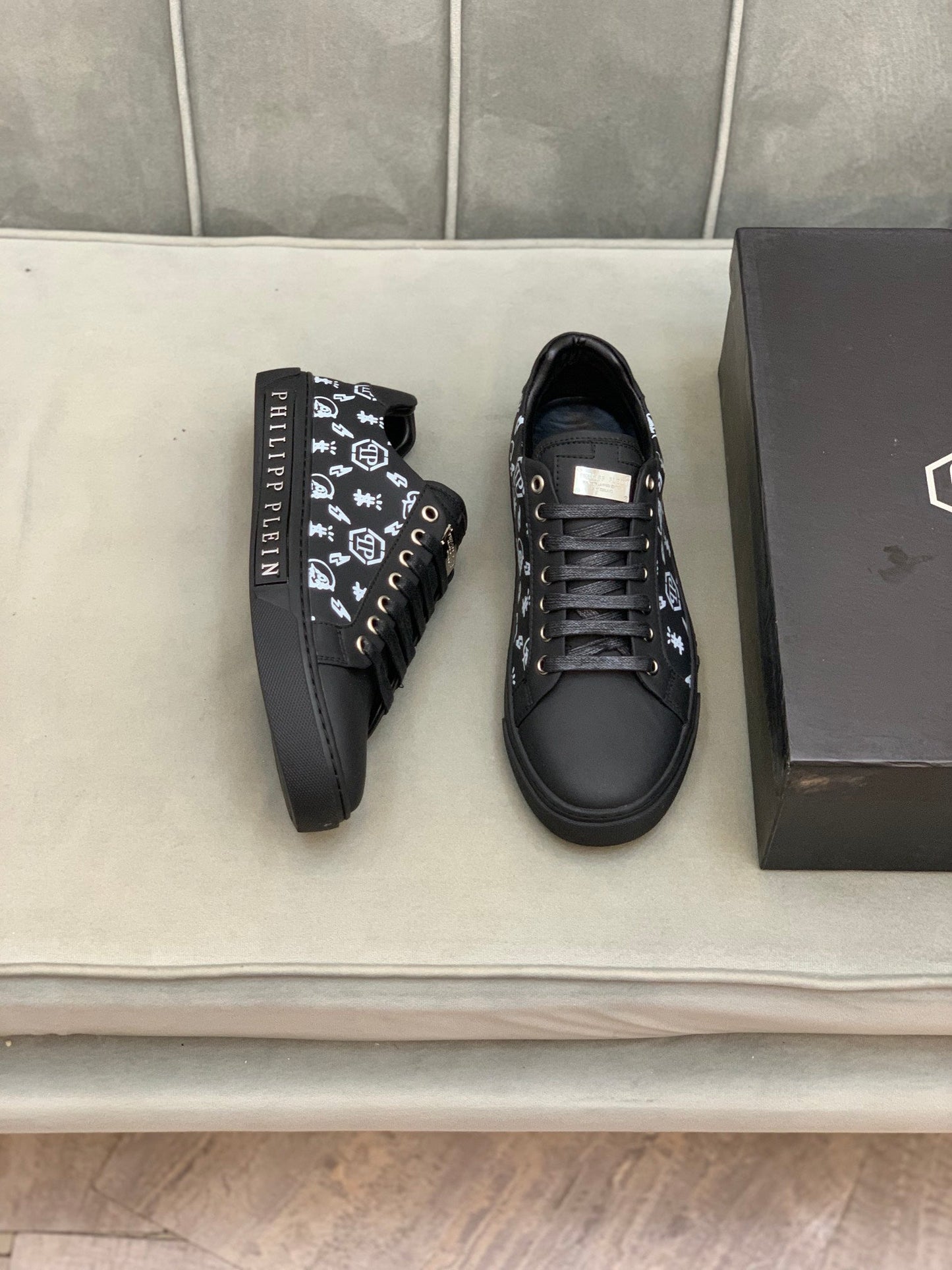 PLEIN Sneakers Logo Low  2 Color 's