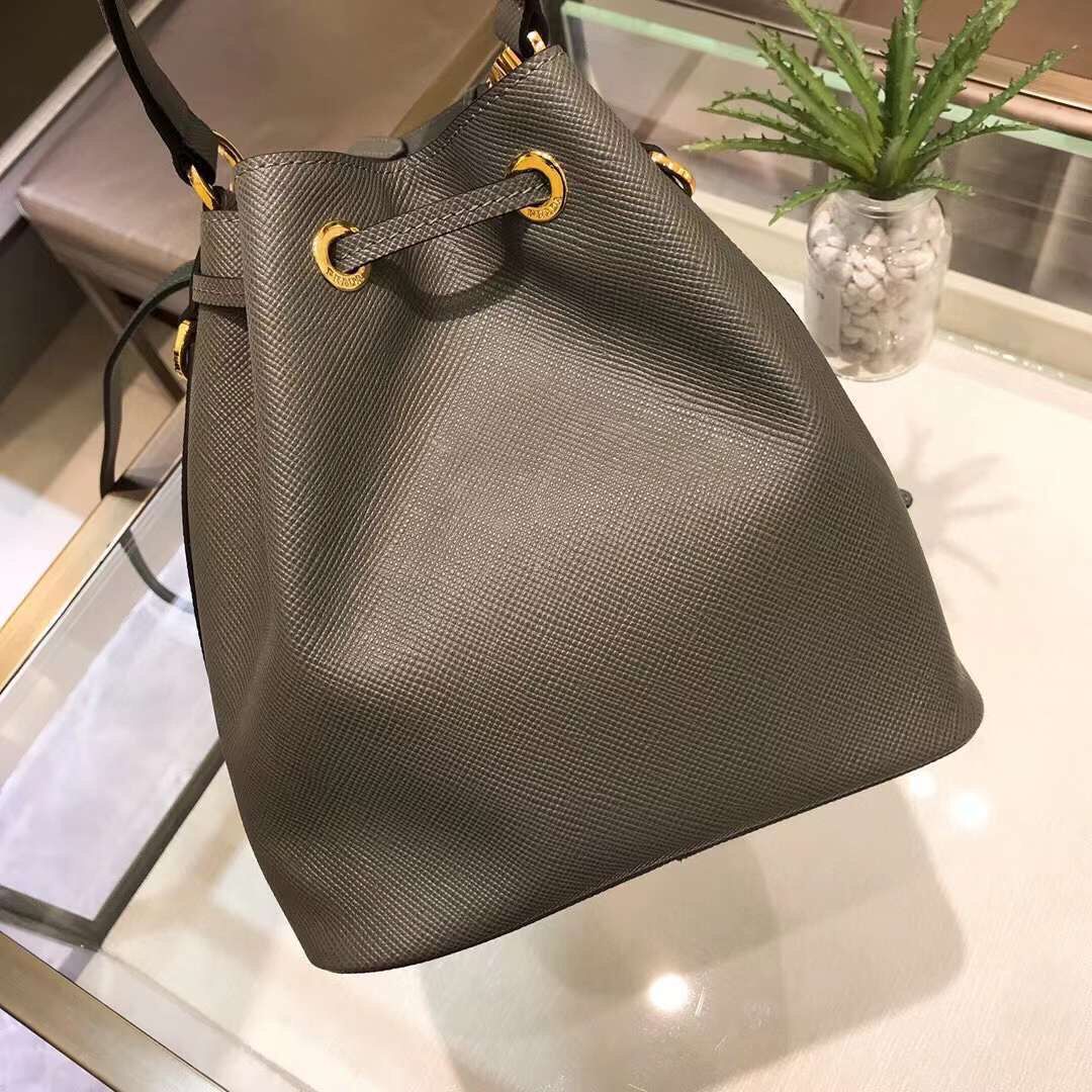 PRD Bucket Bag 2 Color 's  22 cm