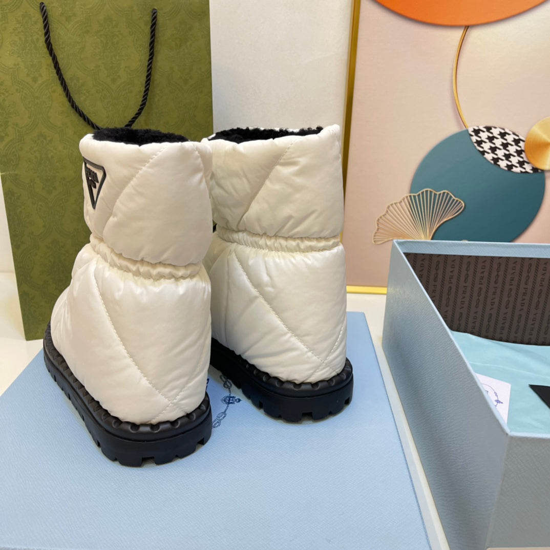PRD Pillo w Ugg  Boots  4 color 's