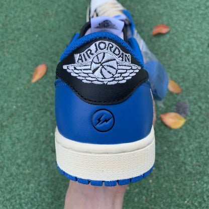 N*KE TRAVIS   AIR JORDA 1 LOW Sneakers