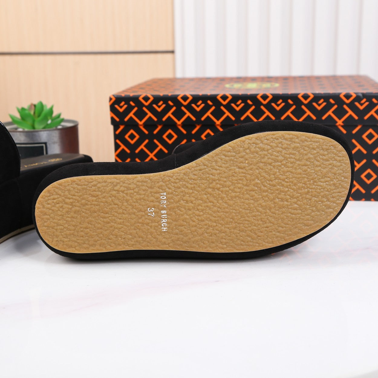 TORY BUR  Slippers  4 Color's