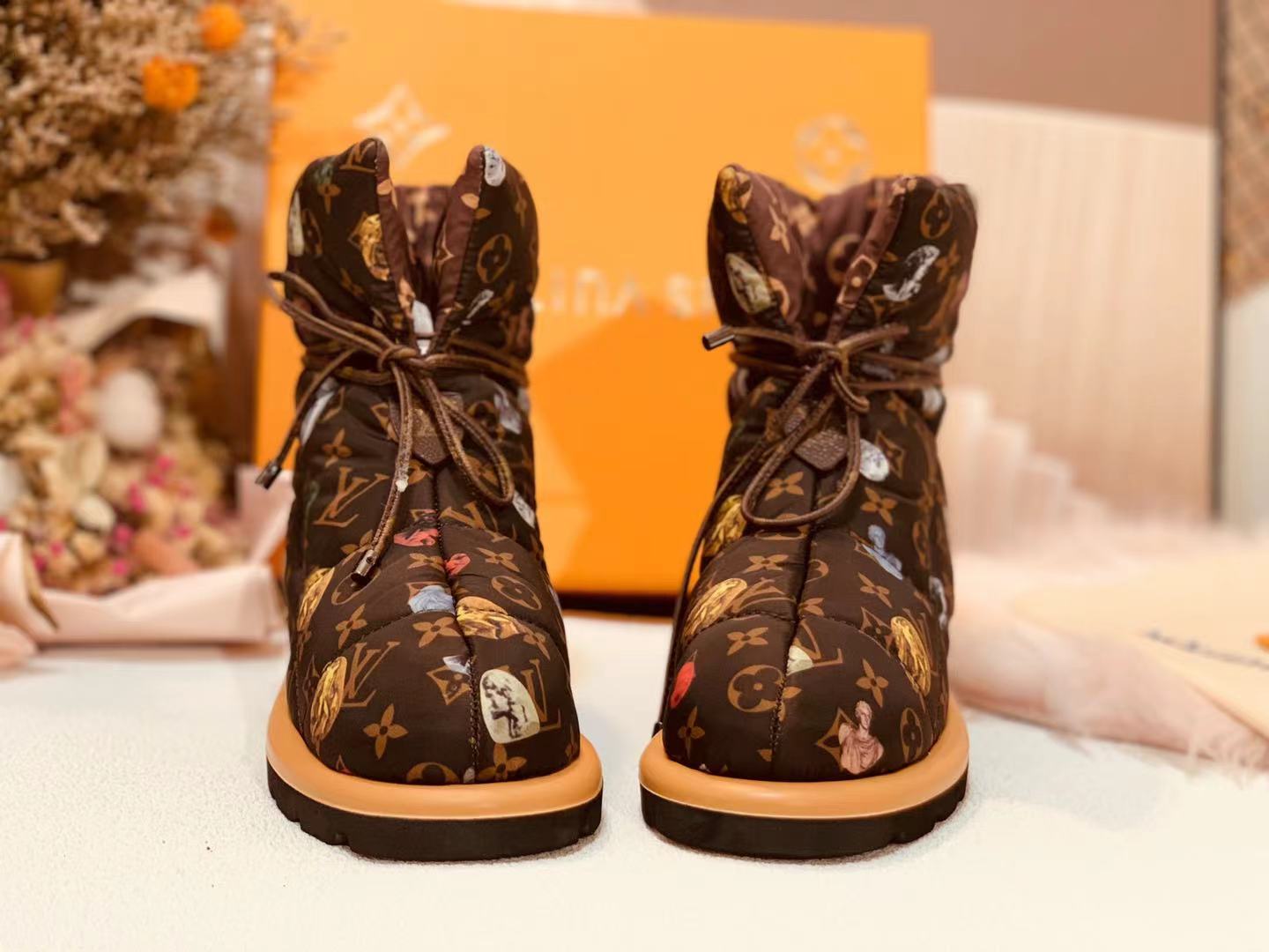 LU UGG Boots Pillo w 2 Color 's