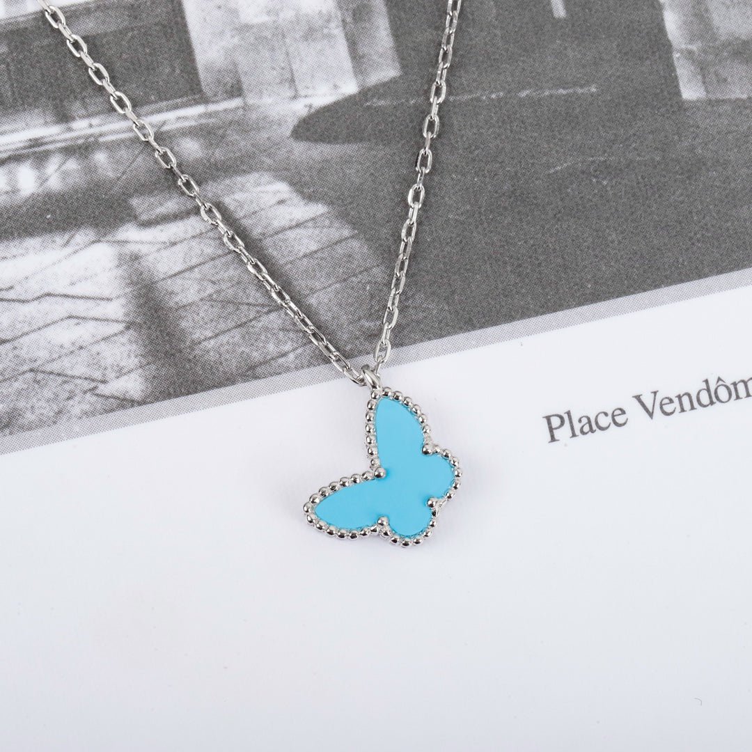 VAN C & A  Necklace pendant
