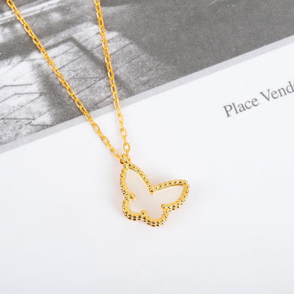 VAN C & A  Necklace pendant