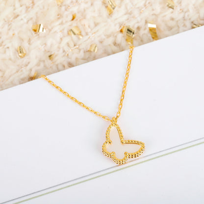 VAN C & A  Necklace pendant