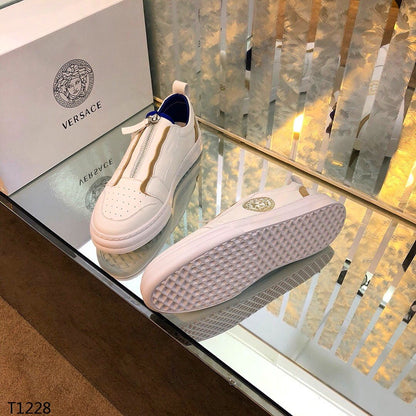 VRC Sneakers White Medusa