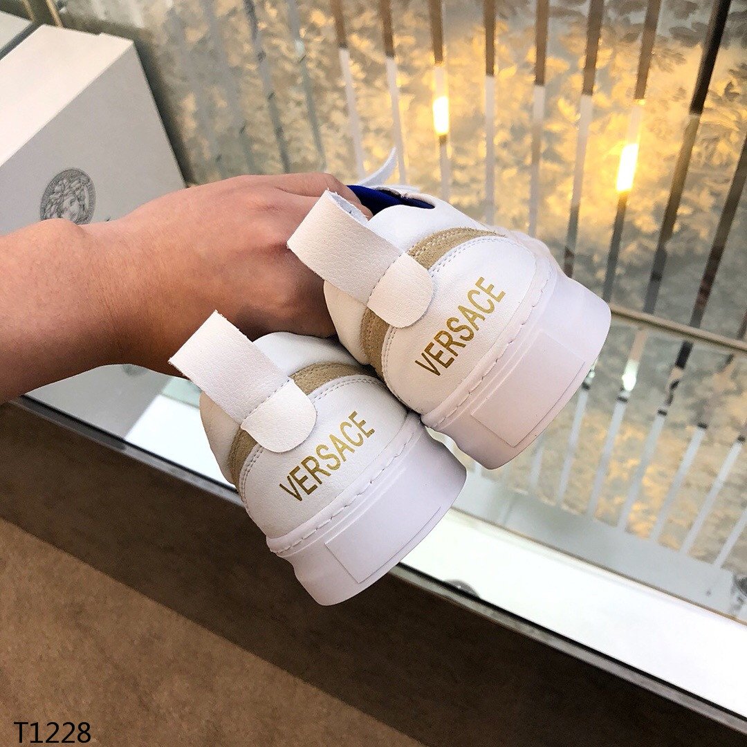 VRC Sneakers White Medusa