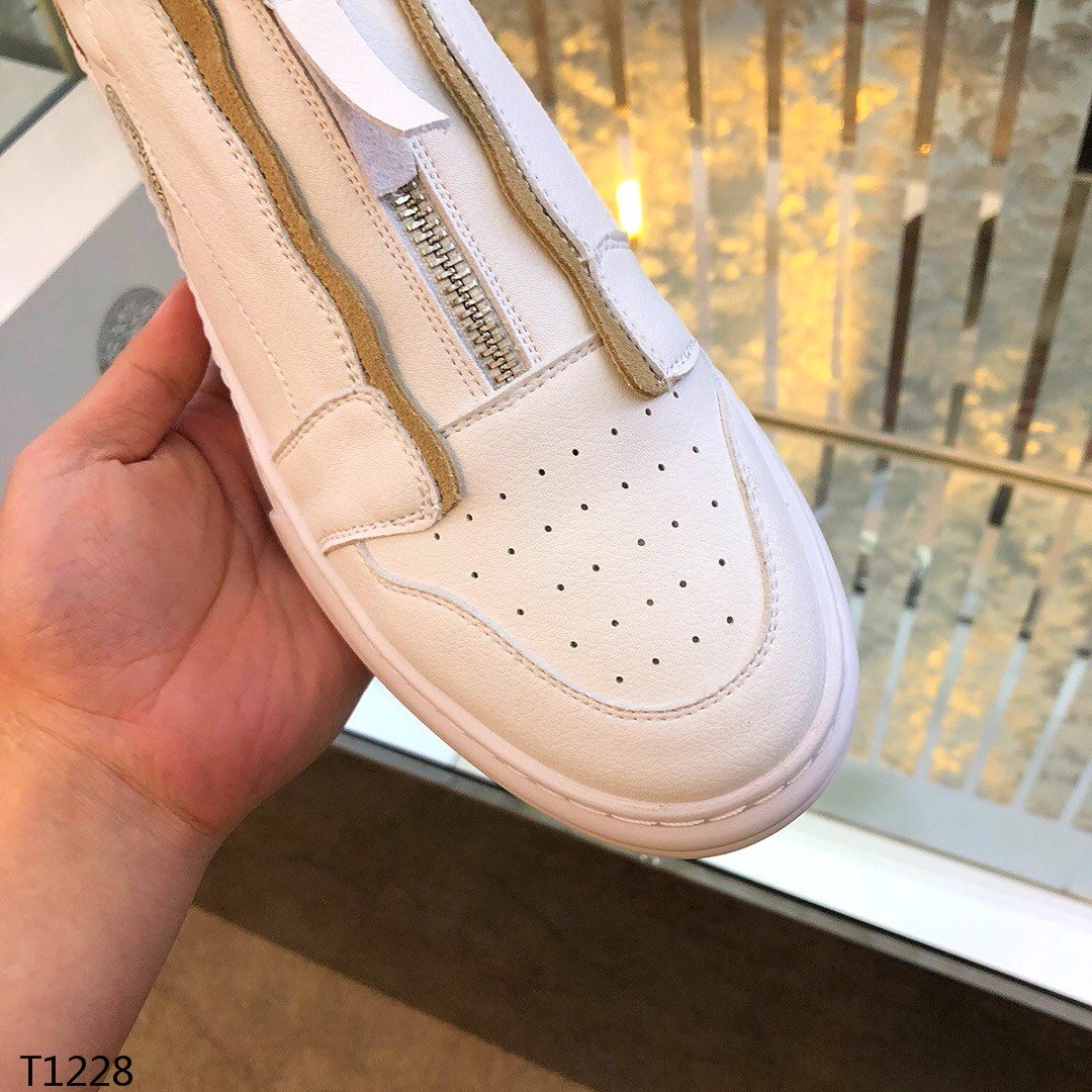 VRC Sneakers White Medusa
