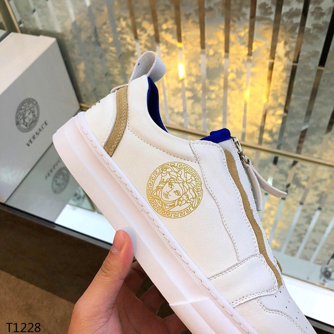 VRC Sneakers White Medusa