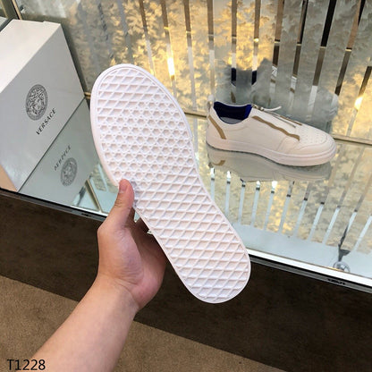 VRC Sneakers White Medusa