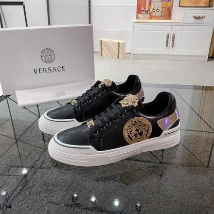 VRC  Sneakers Black