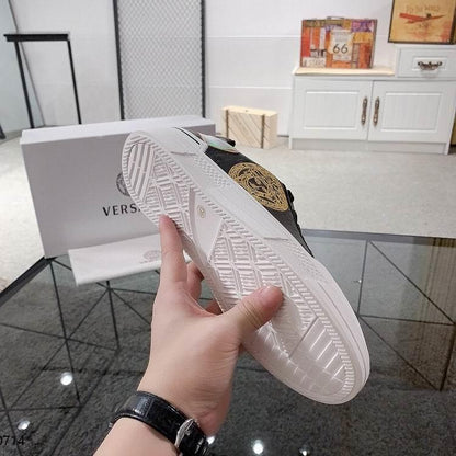 VRC  Sneakers Black