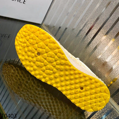 VRC Sneakers
