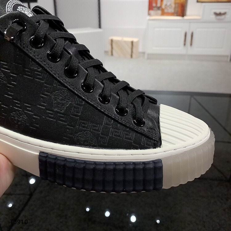 VRC Sneakers Black