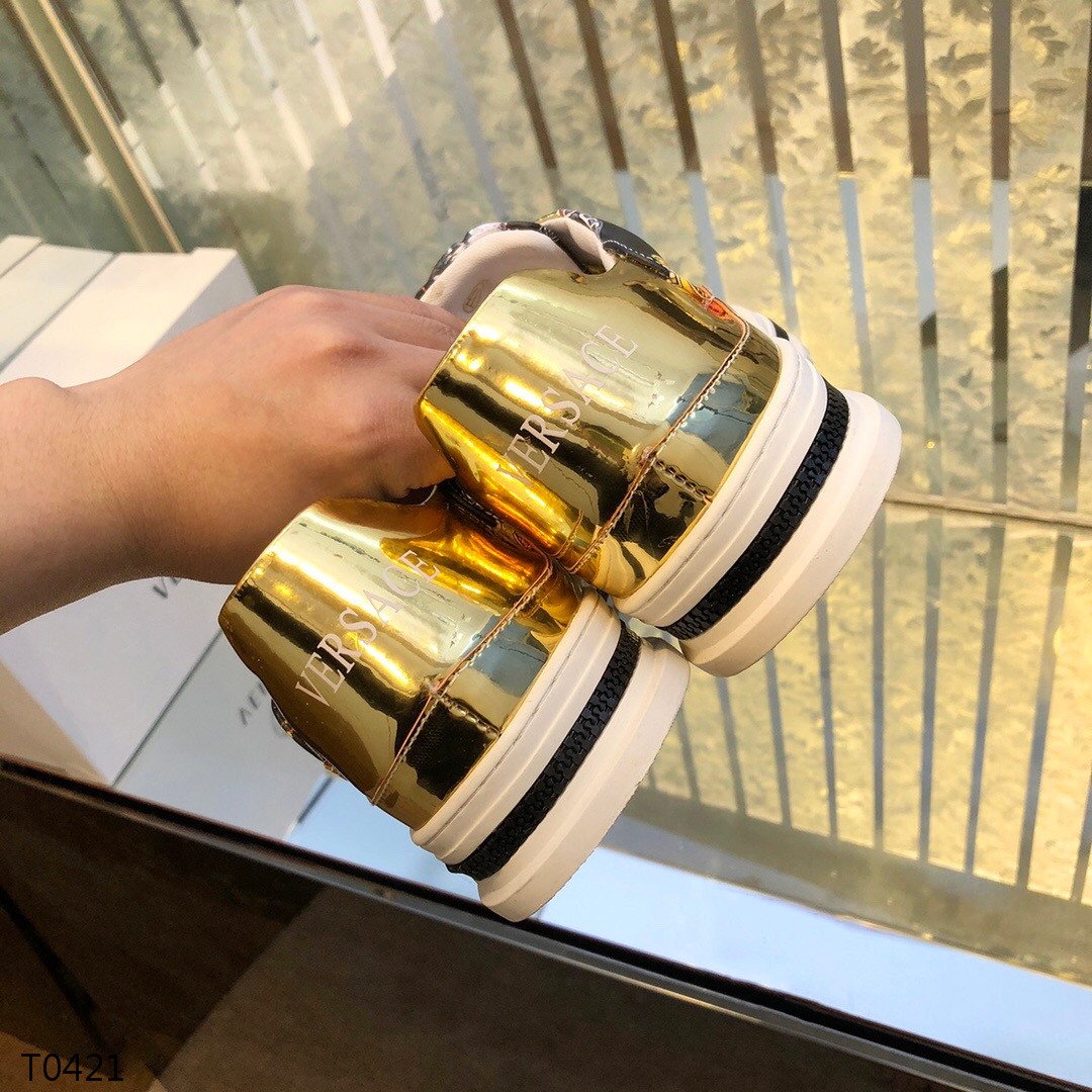 VRC  Sneakers Medusa Gold