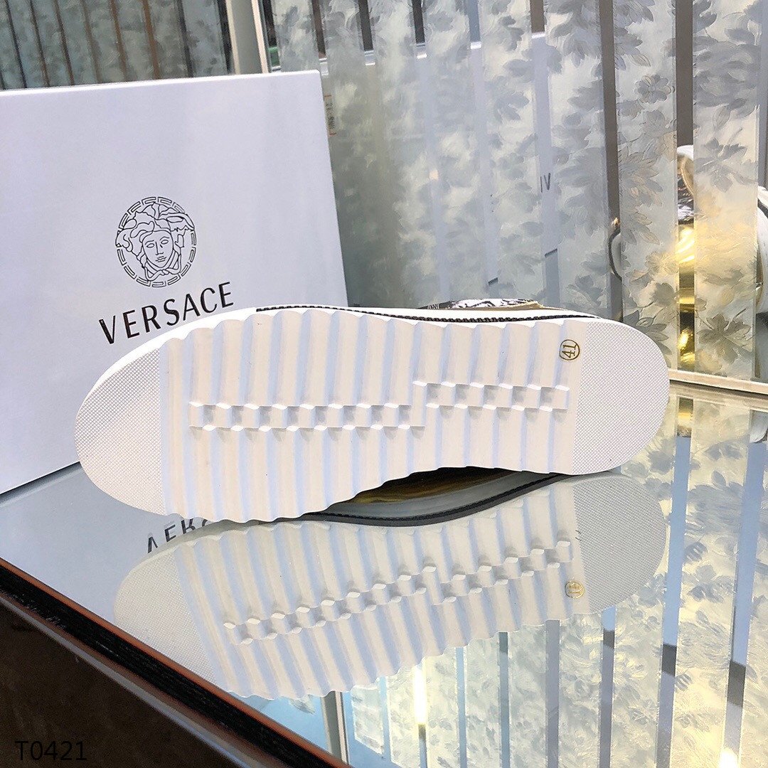 VRC  Sneakers Medusa Gold
