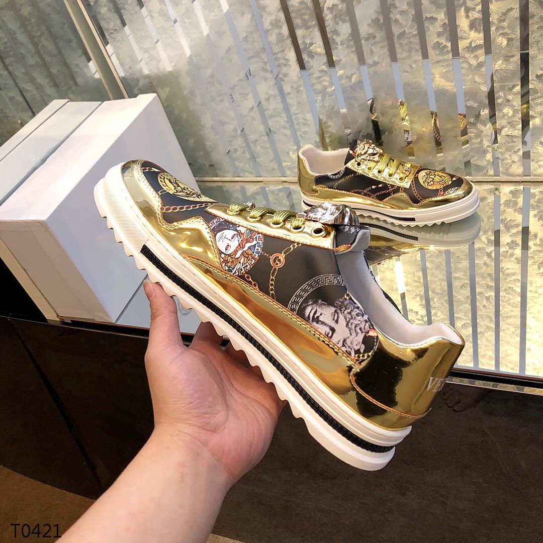 VRC  Sneakers Medusa Gold