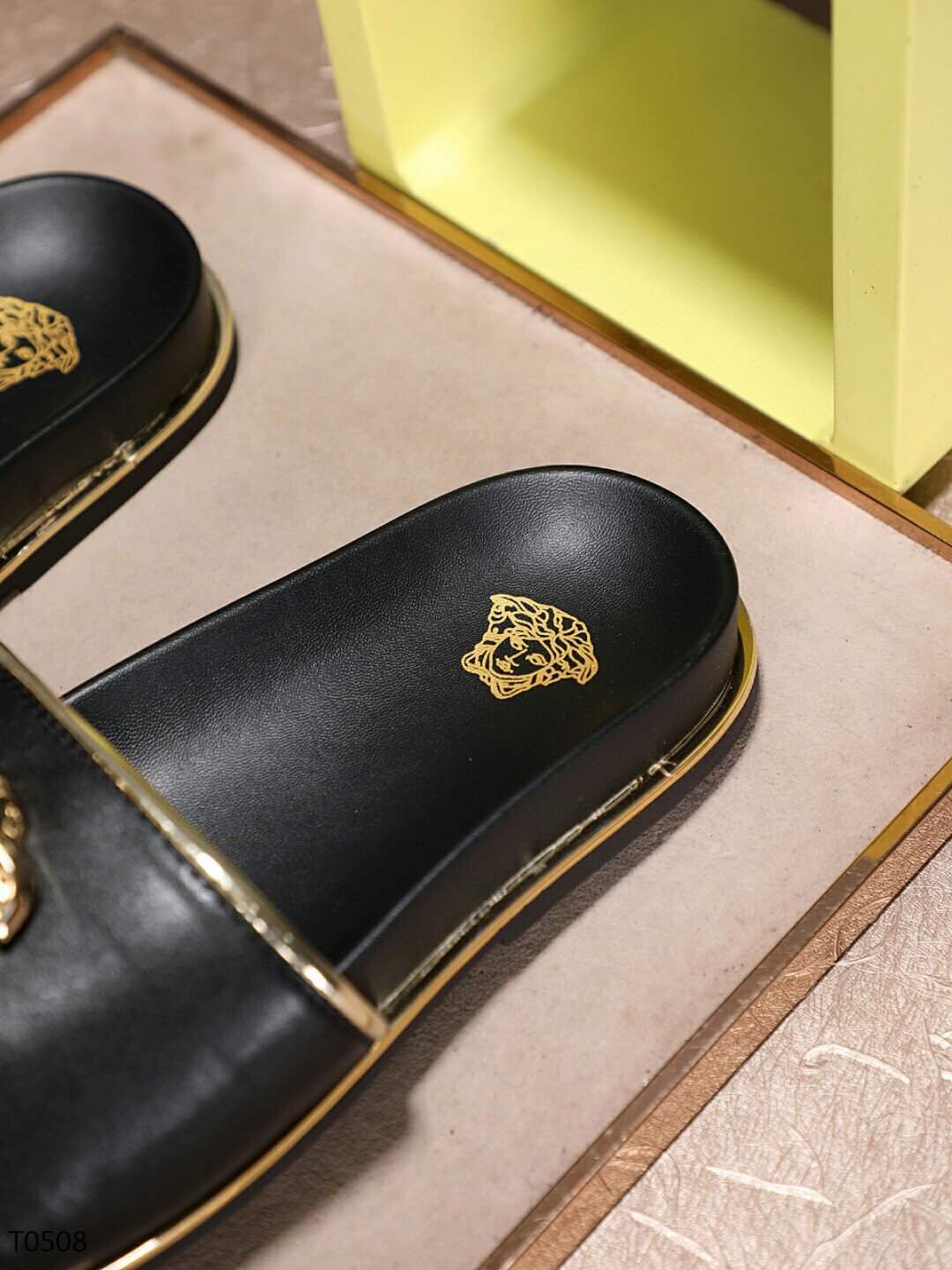 VRC  Slippers Black