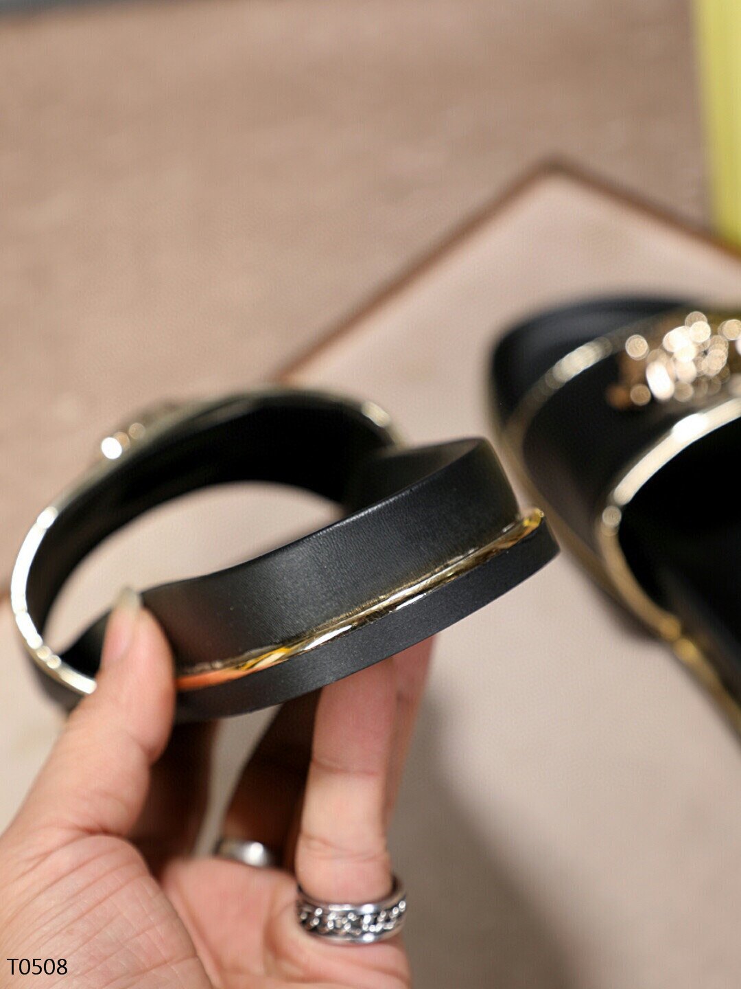 VRC  Slippers Black