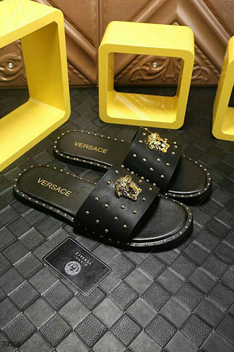 VRC Slippers Black