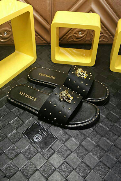 VRC Slippers Black
