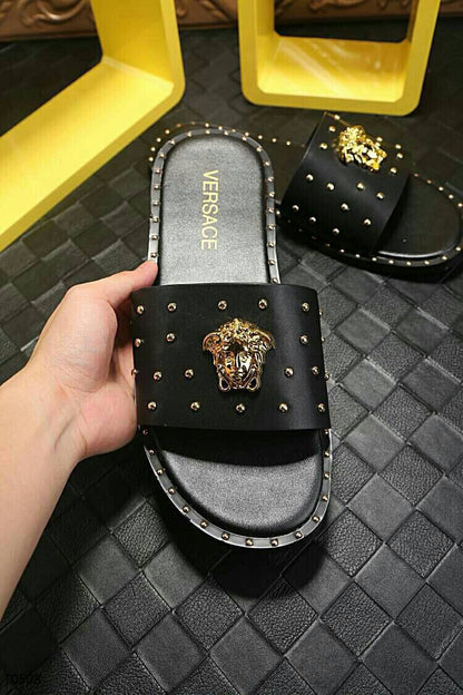 VRC Slippers Black