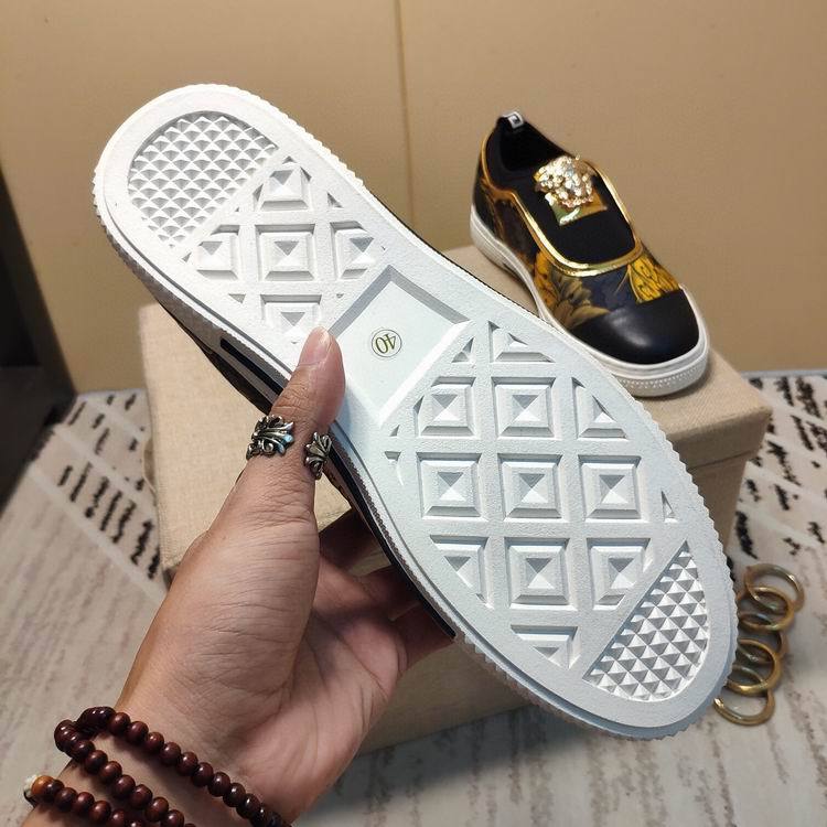 VRC Sneakers